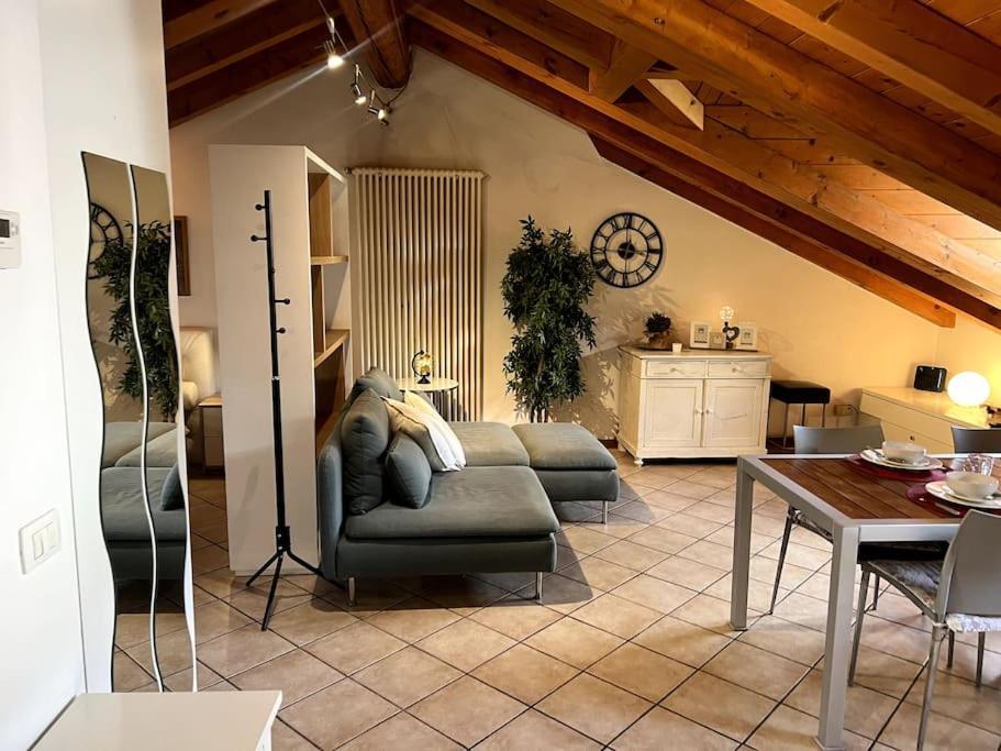 Attico Accogliente E Moderno Appartement *